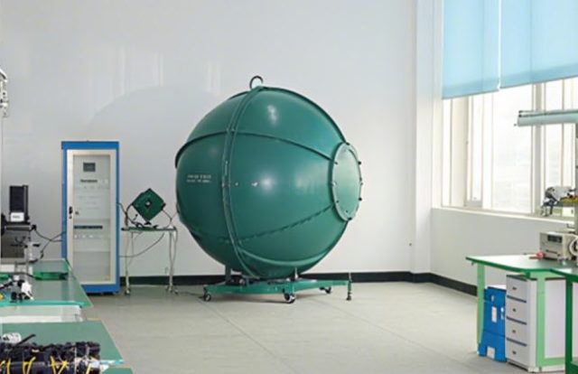 Integrating-sphere optical test