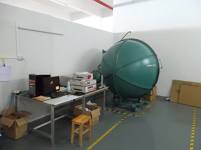 Integrating-sphere optical lab